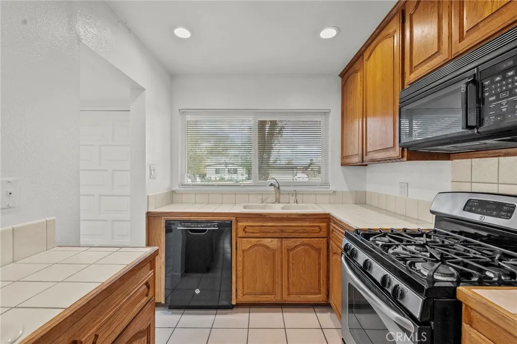 Additional image 16 of 1529 E Avenue Q6, Palmdale, CA 93550