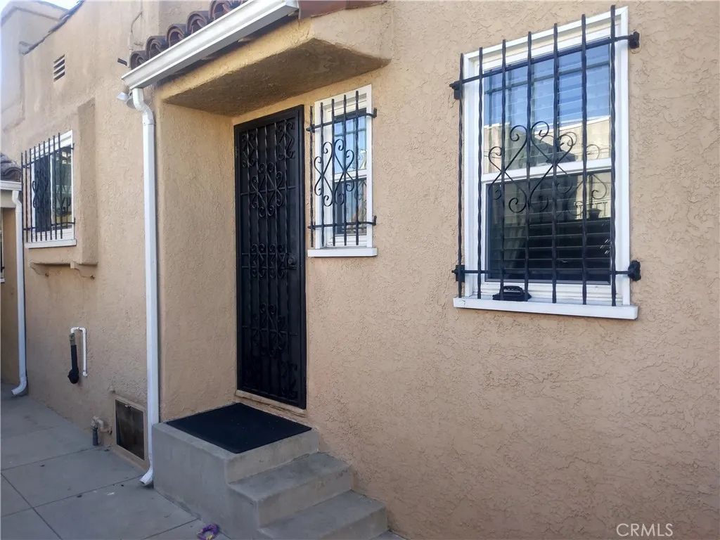 Additional image 66 of 2035 W 71st St, Los Angeles, CA 90047