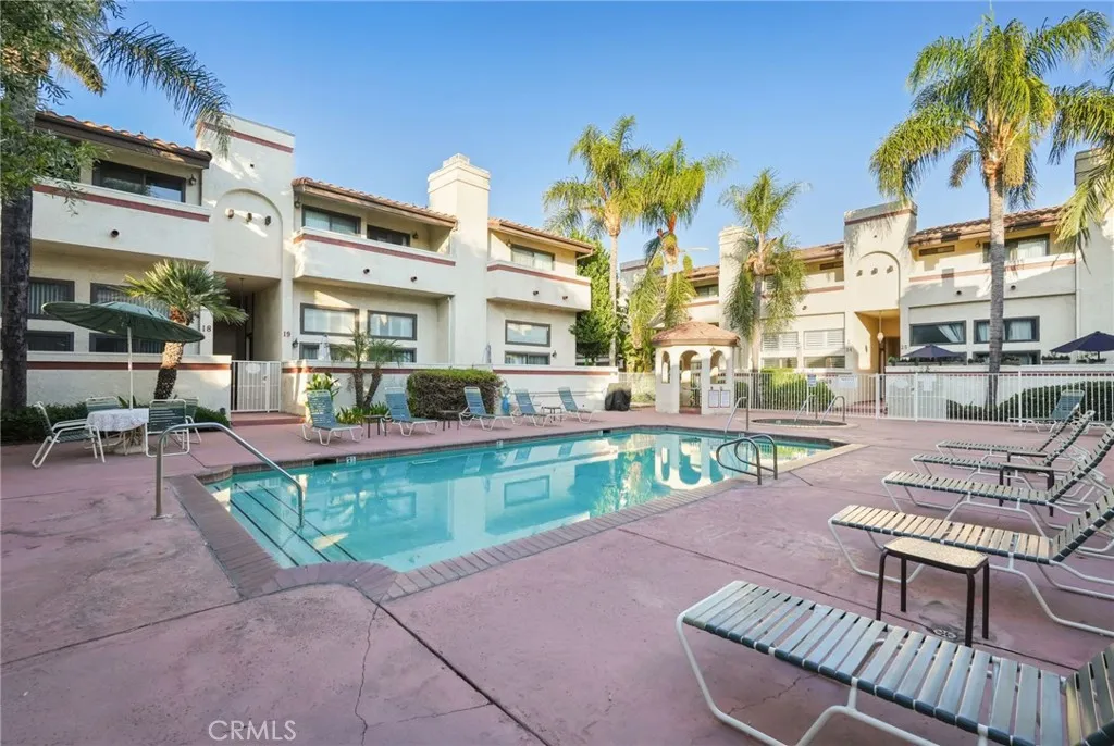 Additional image 30 of 6930 De Celis Unit 16, Lake Balboa, CA 91406