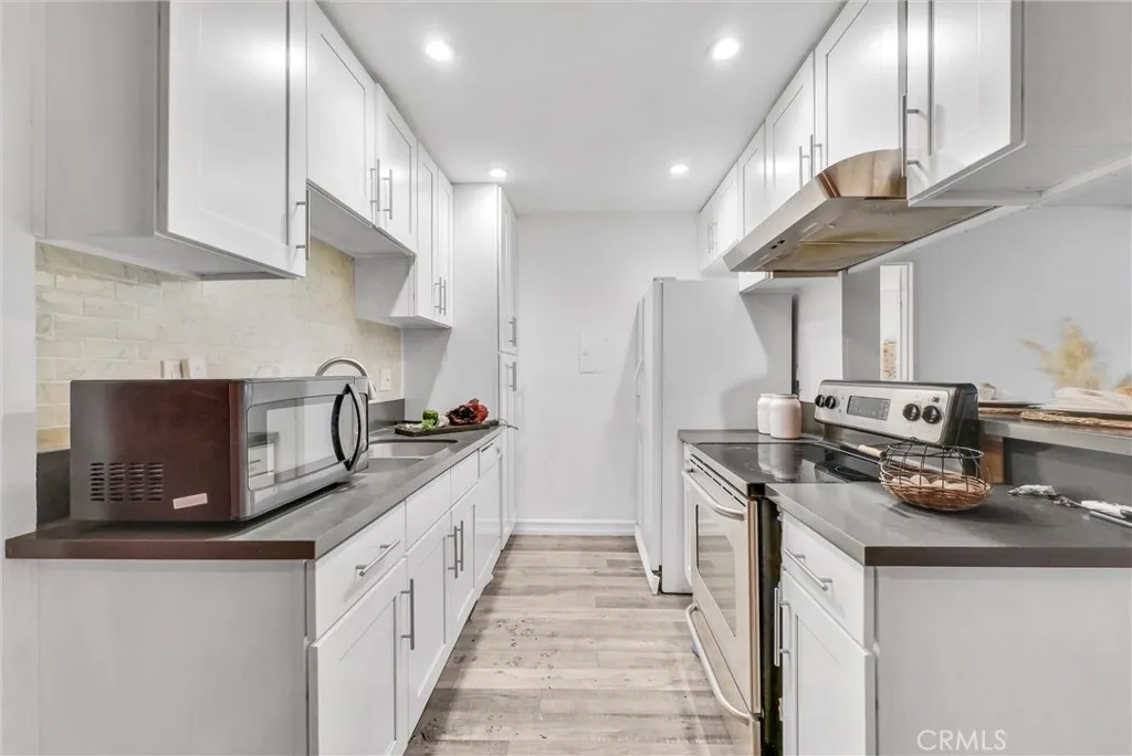 Additional image 11 of 1030 W Macarthur Boulevard Unit 5, Santa Ana, CA 92707