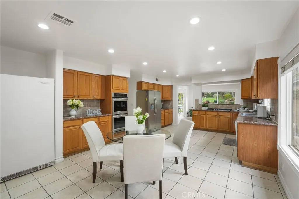 Additional image 95 of 18760 Wells, Tarzana, CA 91356