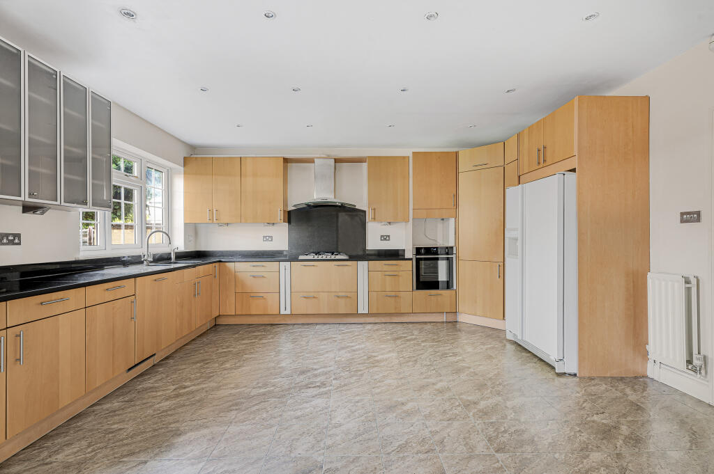 Additional image 7 of Mymms Drive, Brookmans Park, AL9