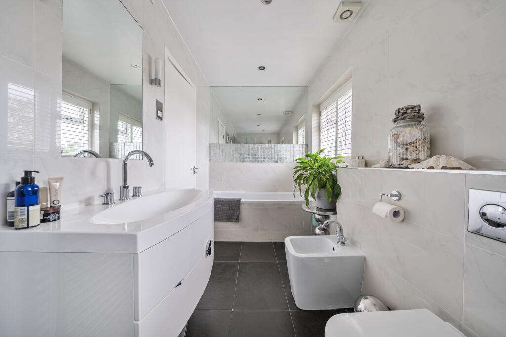 Additional image 8 of Park Rise, Harpenden, AL5