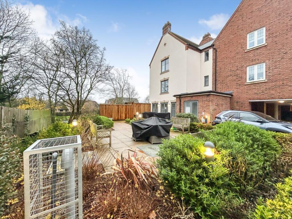 Additional image 4 of Flat 3 Highclere House, 98 Great North Road, Hatfield, Hertfordshire, AL9 5DB