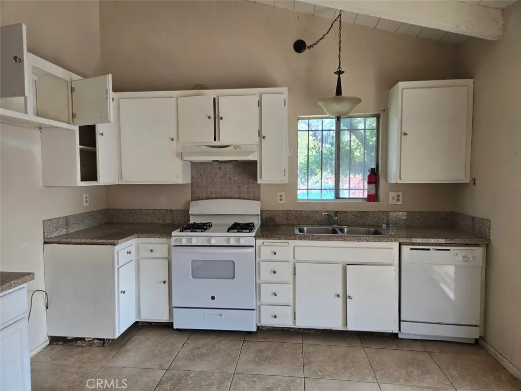 Additional image 5 of 10950 Saticoy Unit 48, Sun Valley, CA 91352