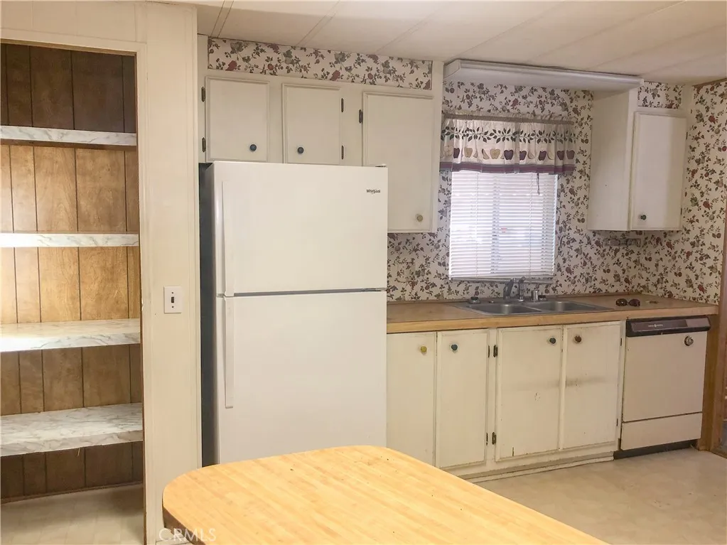 Additional image 35 of 400 E Roberts Ln Unit 99, Bakersfield, CA 93308