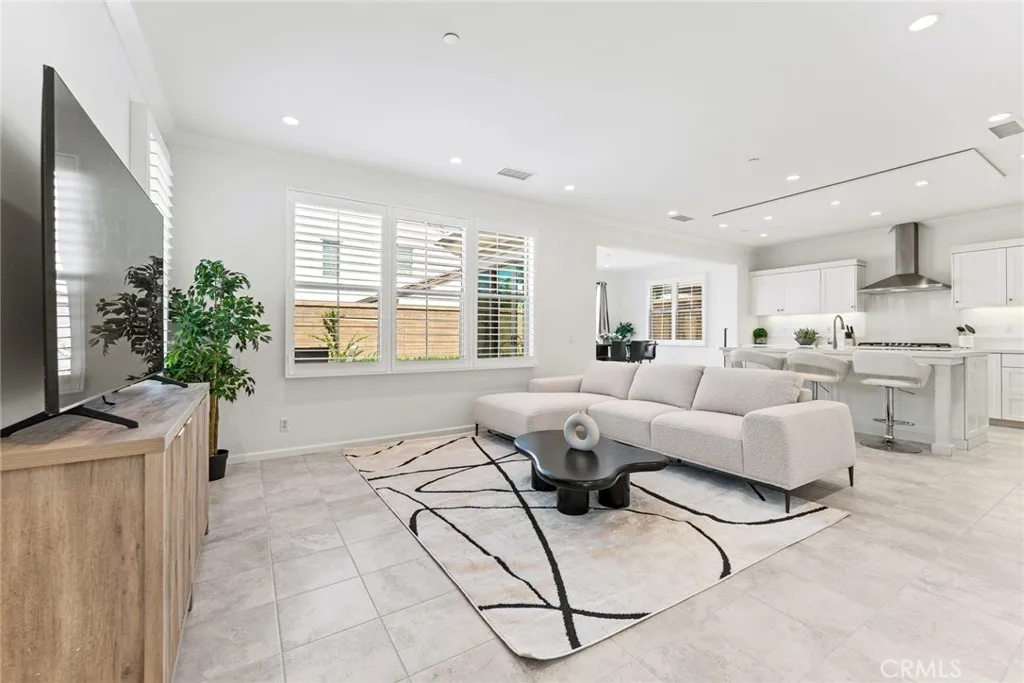 Additional image 3 of 87 Darby, Irvine, CA 92620