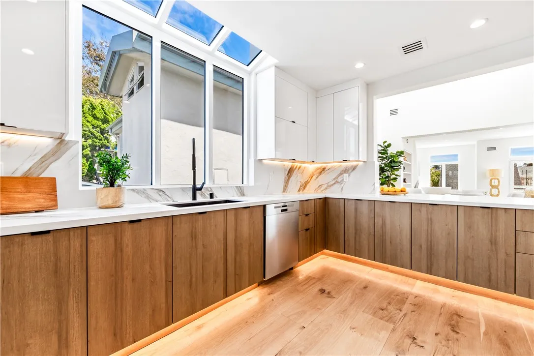 Additional image 72 of 541 4th, Manhattan Beach, CA 90266