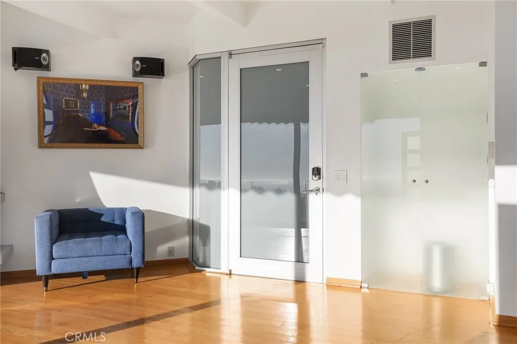 Additional image 78 of 5675 Spreading Oak Drive, Los Angeles, CA 90068