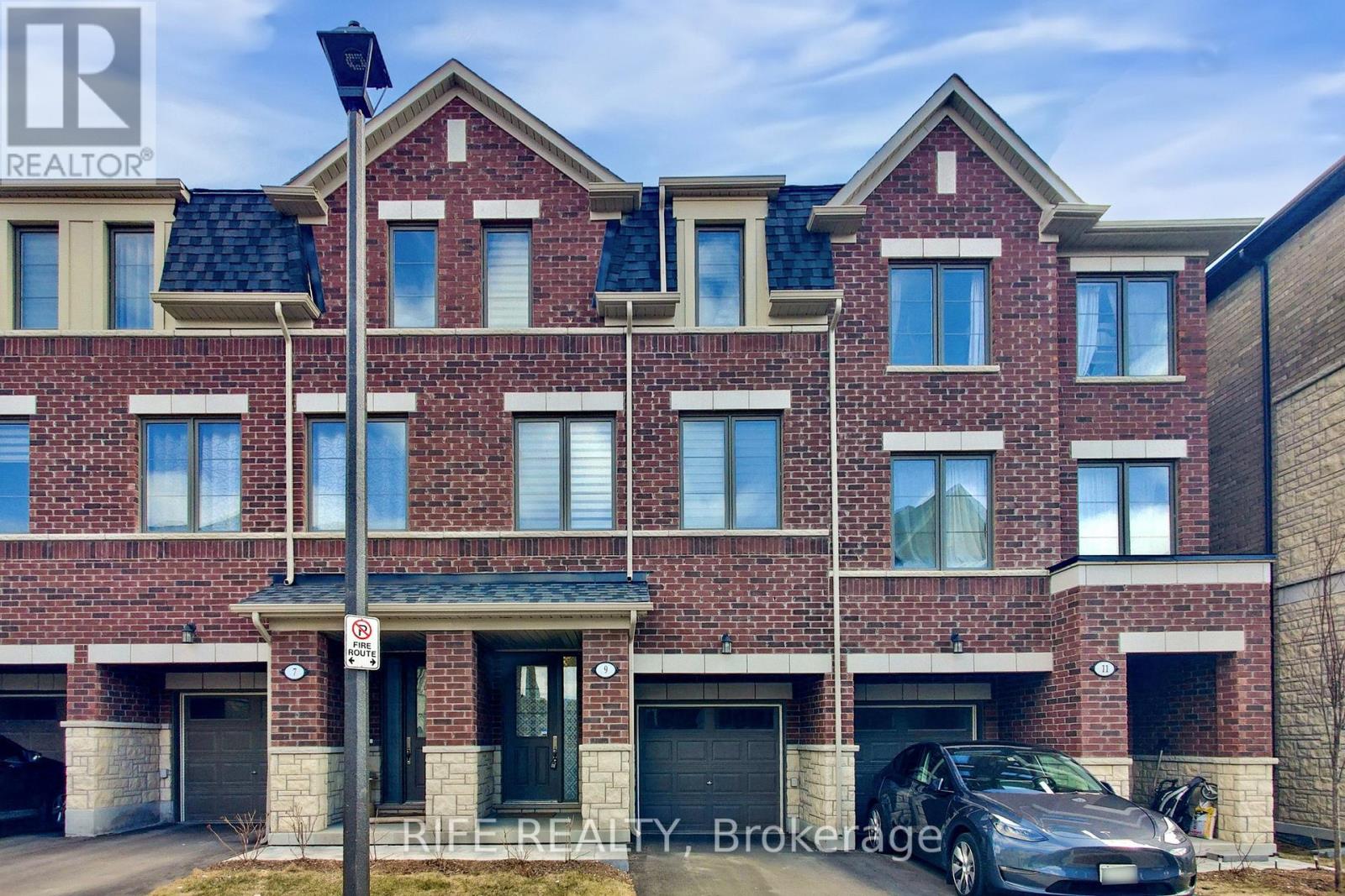 Property image for 9 BRETLON STREET|Brampton (Goreway Drive Corridor), Ontario L6P4N8