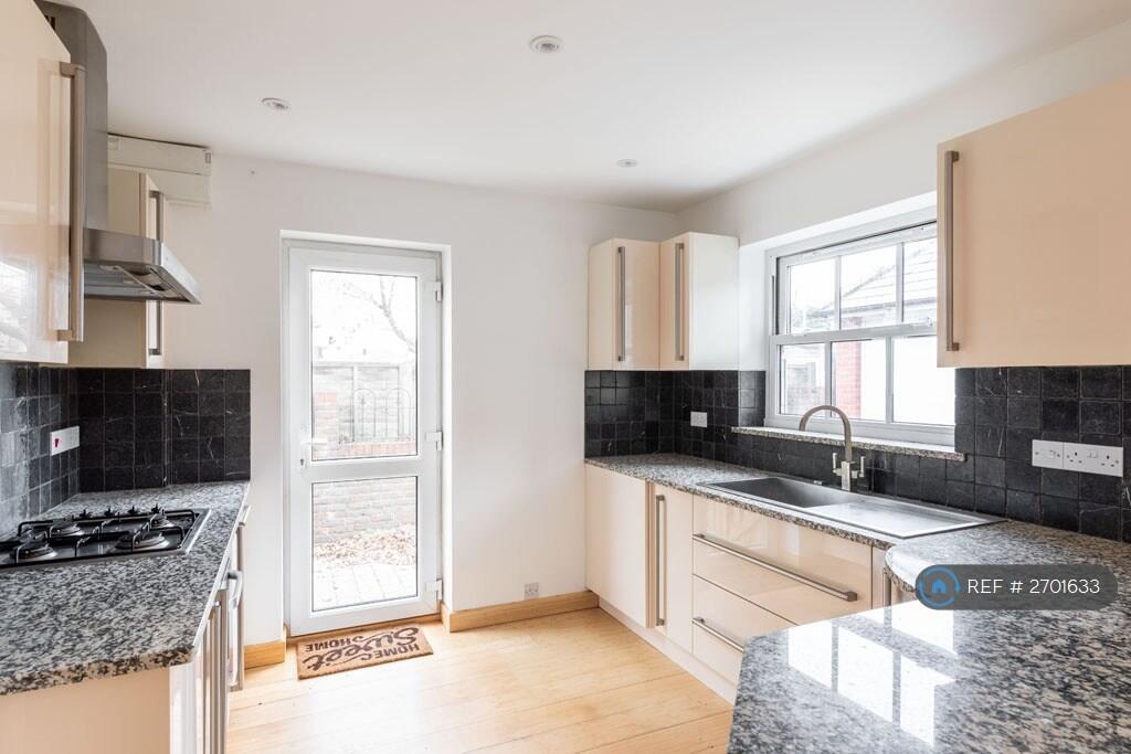 Additional image 15 of Burleigh Road, St. Albans, AL1