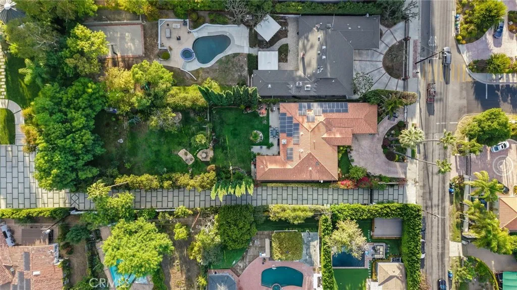 Additional image 128 of 18760 Wells, Tarzana, CA 91356