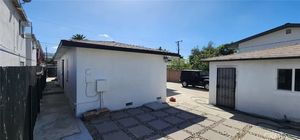 1221 N Ross St, Santa Ana, CA 92701