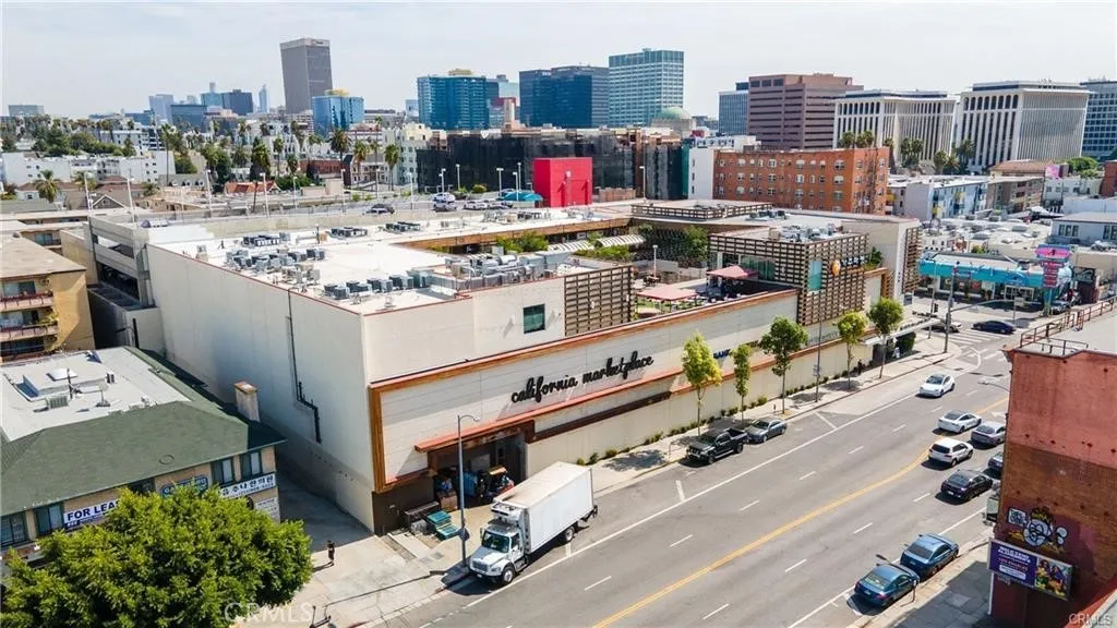 Property image for 446 S St Andrews Pl, Los Angeles, CA 90020