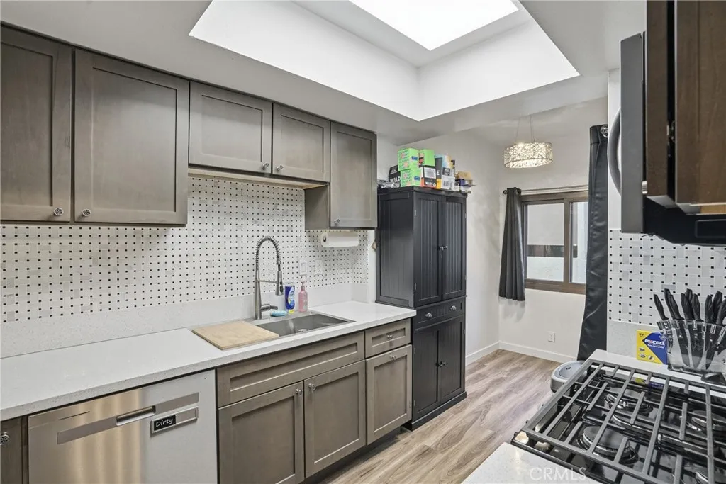 Additional image 19 of 6540 Hayvenhurst Avenue Unit 3, Lake Balboa, CA 91406