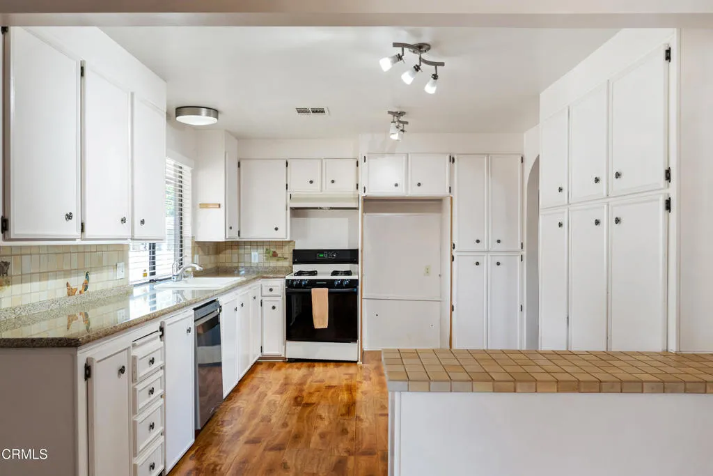 Additional image 20 of 75 Poinsettia Gardens Drive, Ventura, CA 93004