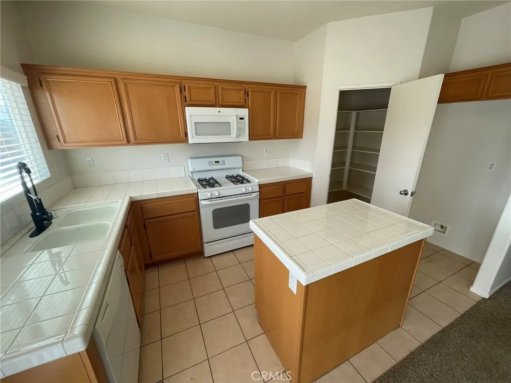 Additional image 35 of 13661 Breckenridge Lane, Victorville, CA 92392