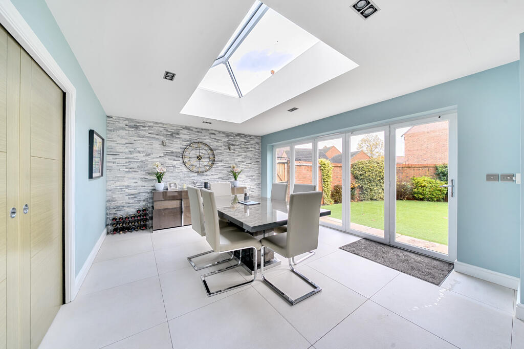 Additional image 8 of Old School Drive, St. Albans, AL4