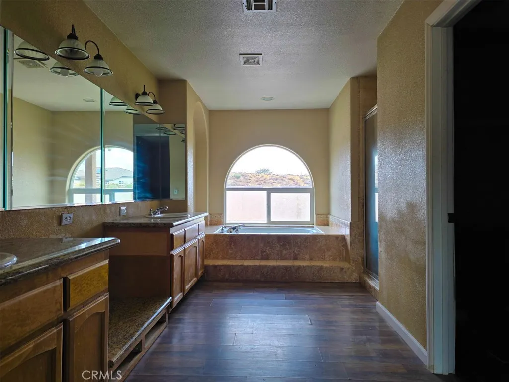 Additional image 70 of 10282 Farmington St, Oak Hills, CA 92344