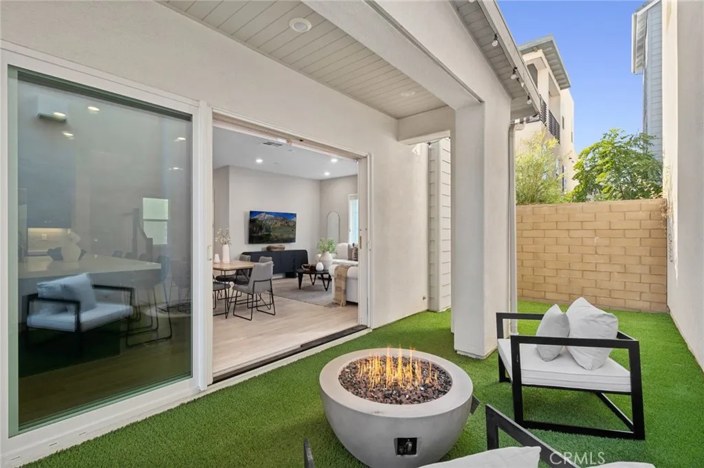 Additional image 13 of 114 Source, Irvine, CA 92618