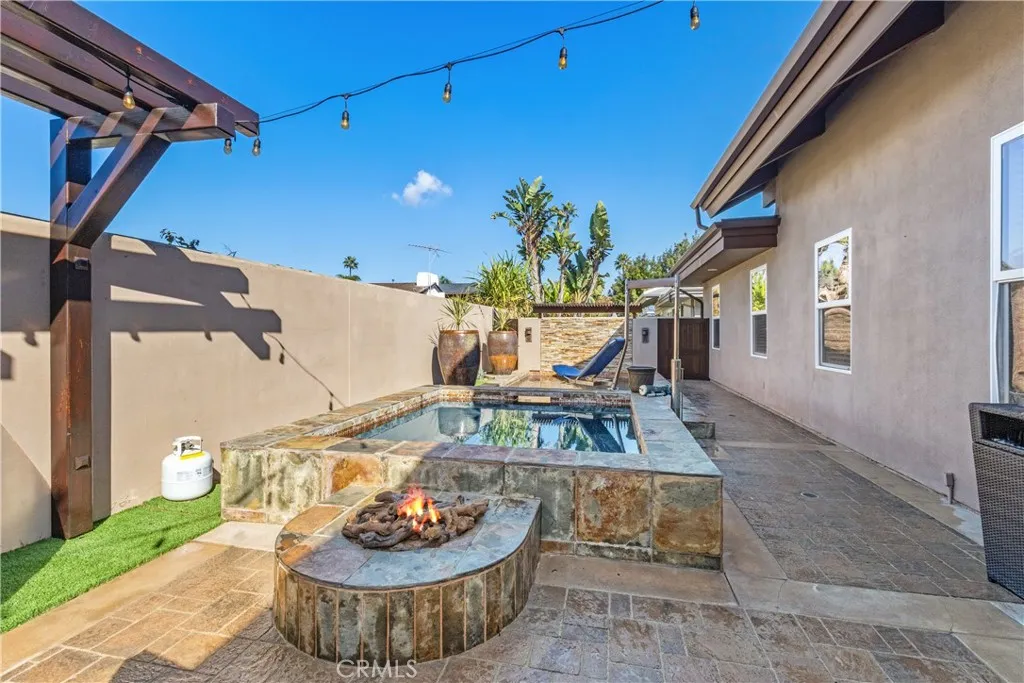 Additional image 61 of 16931 Roundhill Dr, Huntington Beach, CA 92649