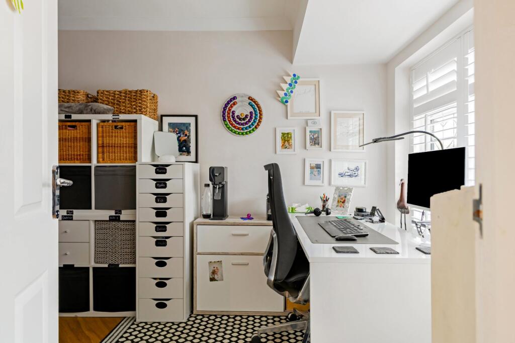 Additional image 6 of Park Rise, Harpenden, Hertfordshire