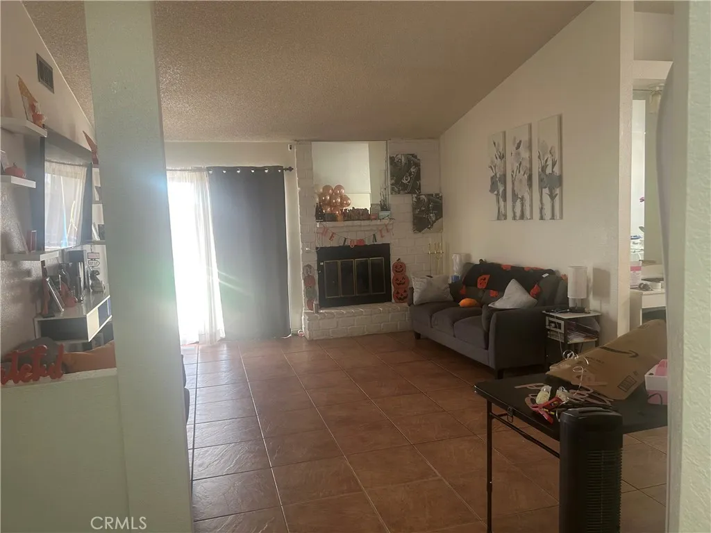 Additional image 3 of 37121 Casa Grande Ave, Palmdale, CA 93550