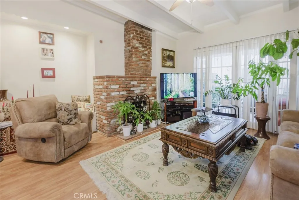 Additional image 11 of 15439 Hart Street, Van Nuys, CA 91406