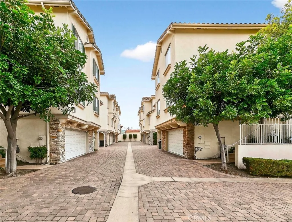 Property image for 24005 Los Codona, Torrance, CA 90505