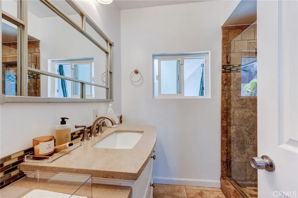 Additional image 96 of 5617 Glenford, Los Angeles, CA 90008