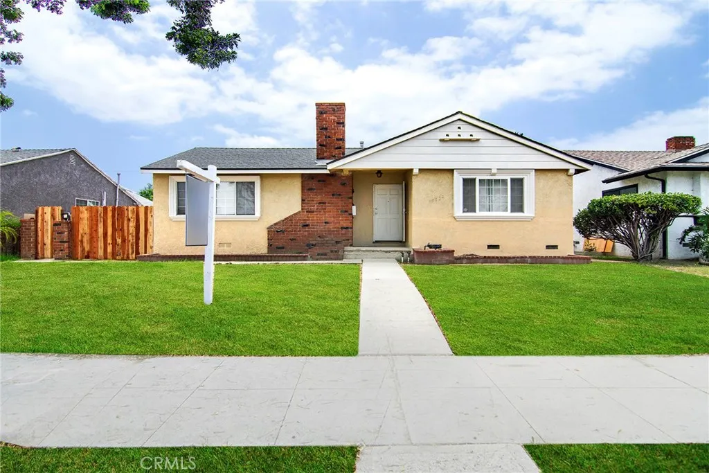 Property image for 19324 Victory Boulevard, Reseda, CA 91335