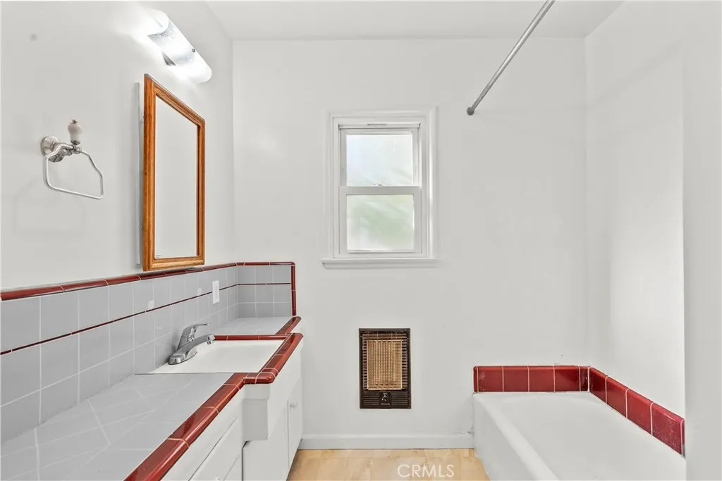 Additional image 13 of 16731 Victory Boulevard, Van Nuys, CA 91406