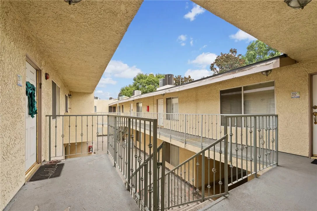 Additional image 27 of 7035 Woodley Unit 205, Van Nuys, CA 91406