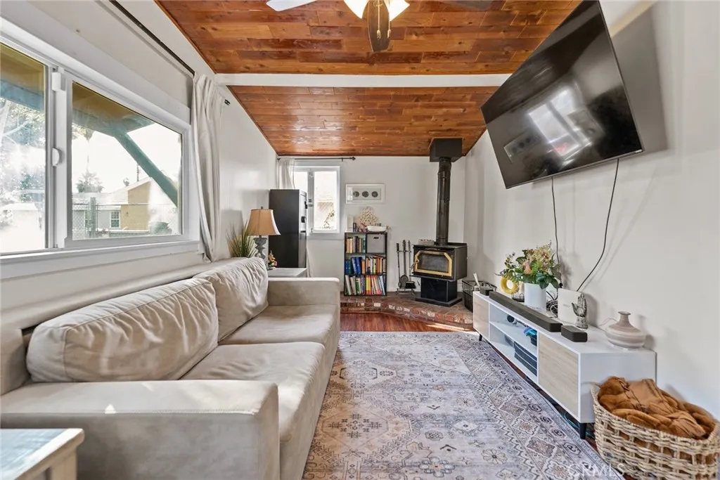 Additional image 52 of 352 E 16th St, San Bernardino, CA 92404