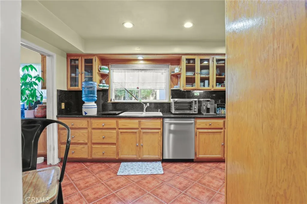 Additional image 16 of 15719 Vose Street, Lake Balboa, CA 91406