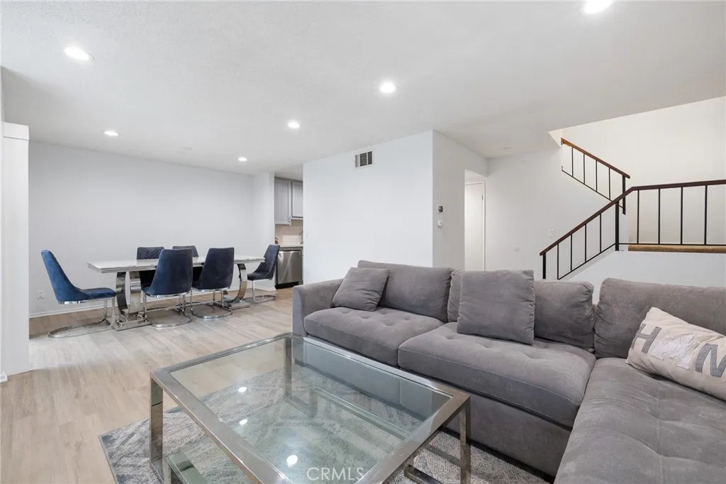 Additional image 4 of 27114 Hidaway Avenue Unit 3, Canyon Country, CA 91351