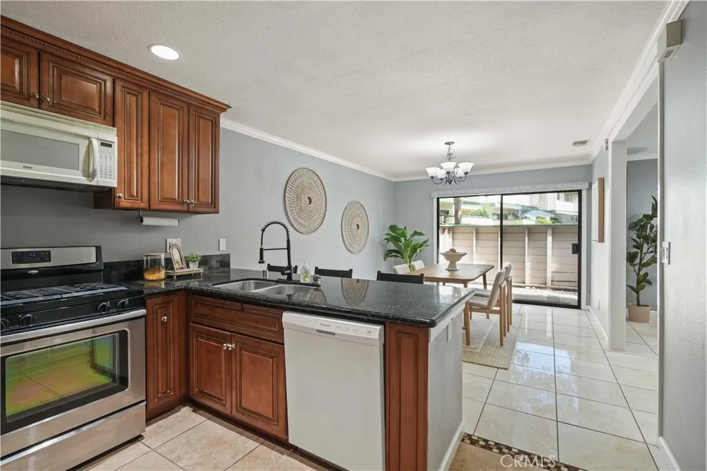 Additional image 32 of 23542 Newhall Avenue Unit 5, Newhall, CA 91321