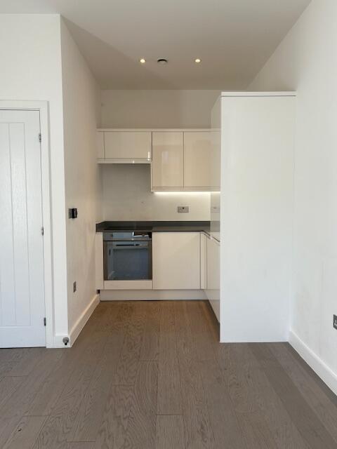 Additional image 6 of Flat 5, Ziggurat House, 25 Grosvenor Road, St. Albans, Hertfordshire