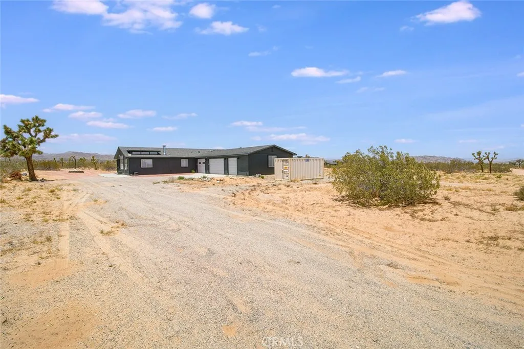 Additional image 40 of 1001 Gibralter Road, Landers, CA 92285