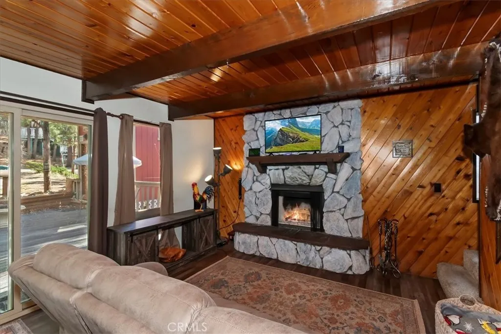 Additional image 7 of 172 Vista Ln, Sugarloaf, CA 92386