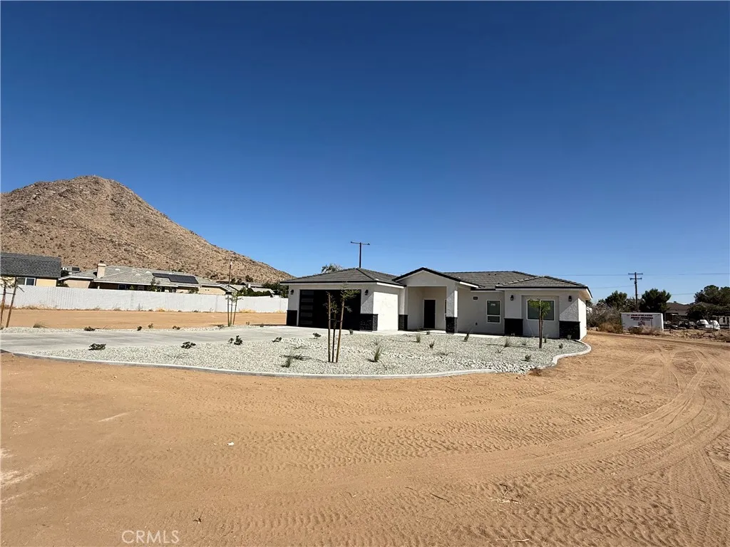 Additional image 4 of 20420 Yuma, Apple Valley, CA 92307