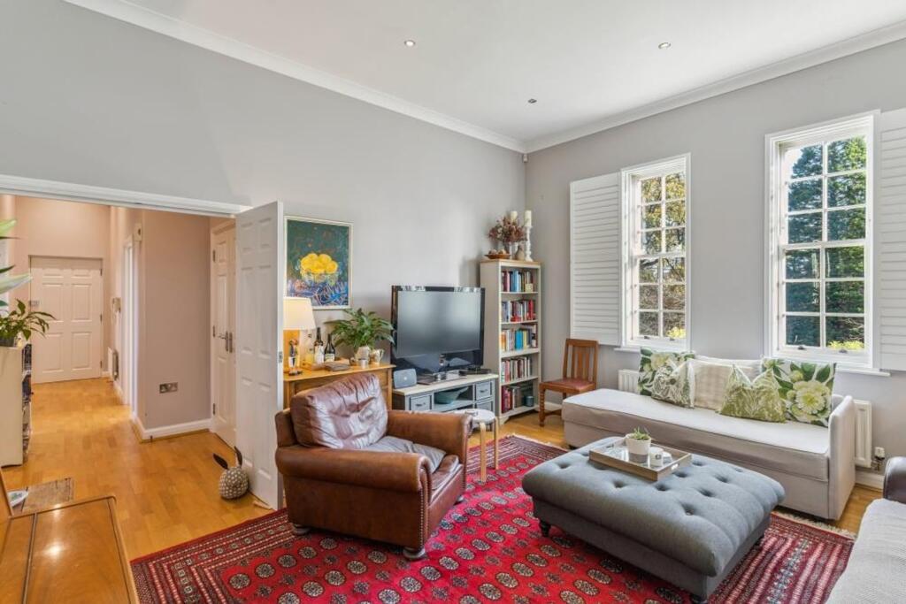 Additional image 15 of Beningfield Drive, London Colney, AL2