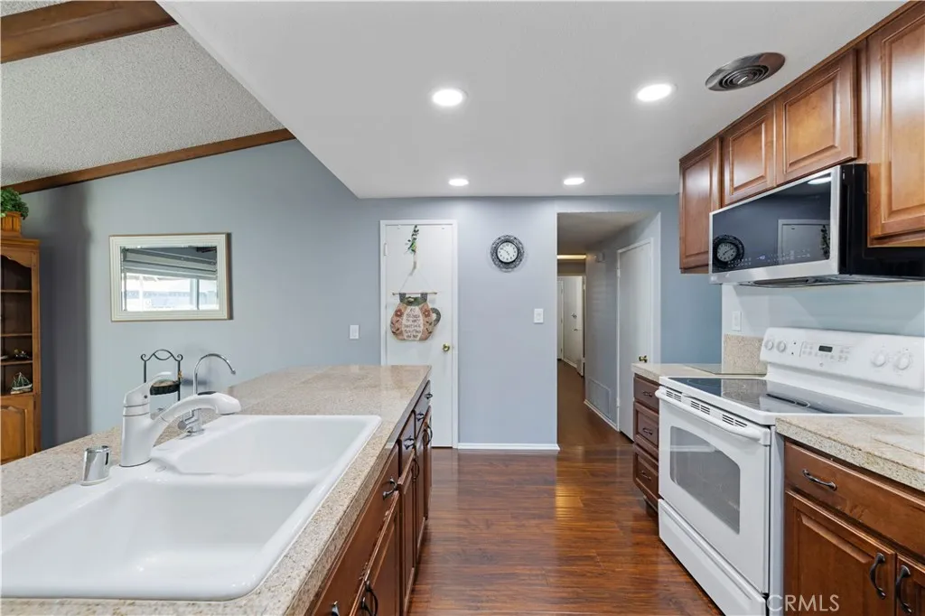 Additional image 106 of 19648 Lonerock St, Canyon Country, CA 91351