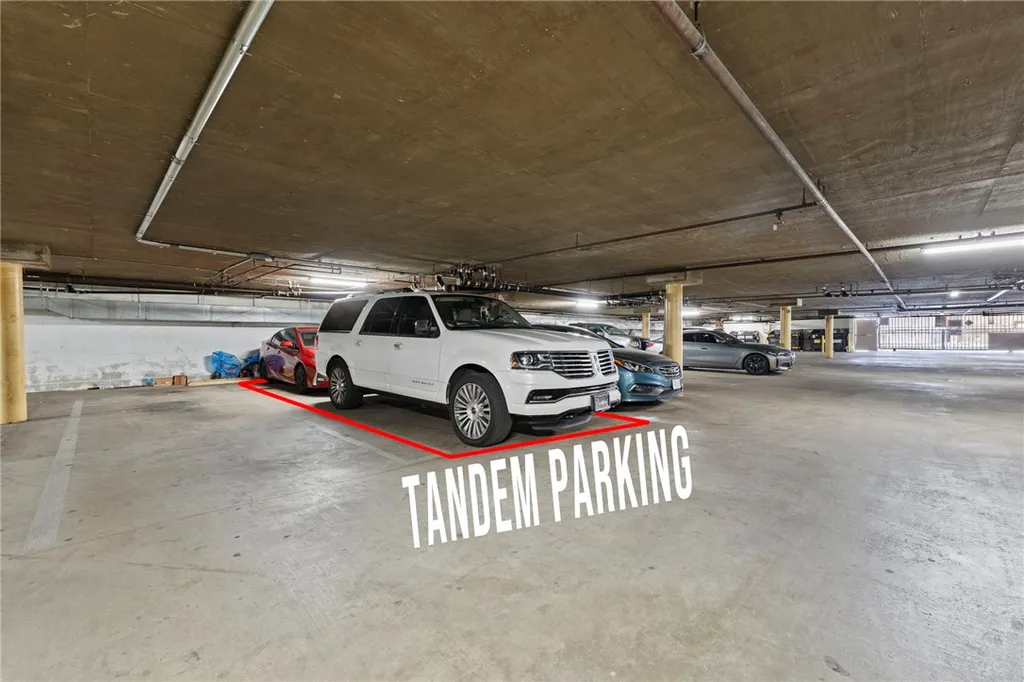 Additional image 21 of 7035 Woodley Unit 205, Van Nuys, CA 91406