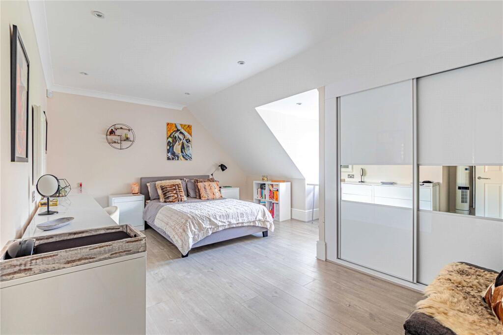 Additional image 13 of Beningfield Drive, St. Albans, Hertfordshire, AL2