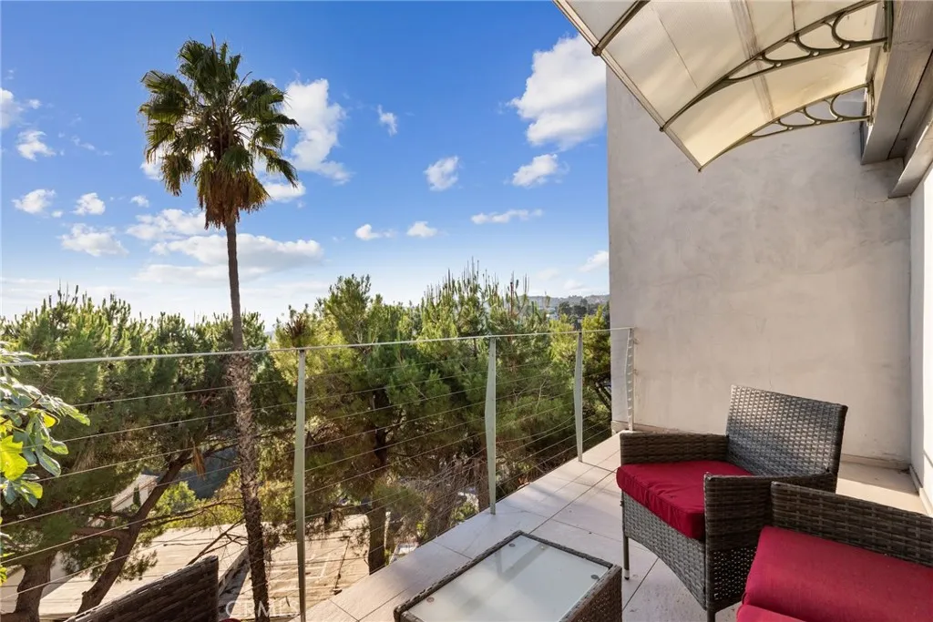 Additional image 73 of 5675 Spreading Oak Drive, Los Angeles, CA 90068