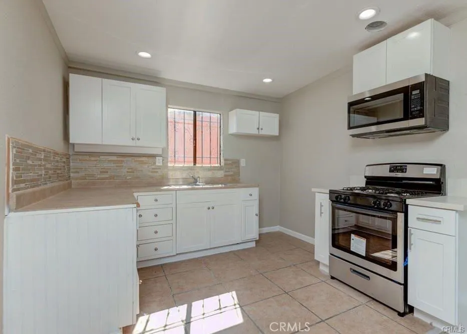 Additional image 32 of 542 W 105th Street, Los Angeles, CA 90044