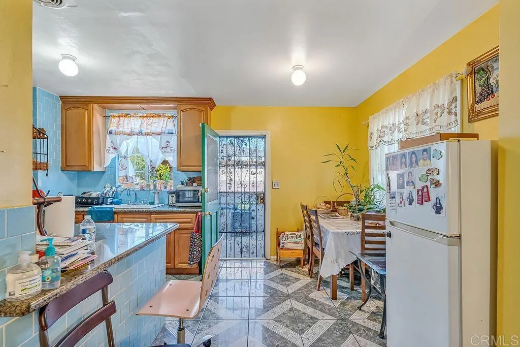 Additional image 46 of 927 S Eucalyptus Ave, Inglewood, CA 90301