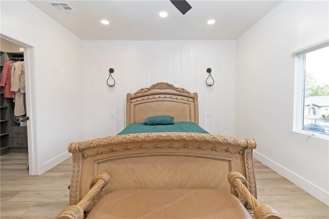 Additional image 102 of 5439 Gentry Avenue, Valley Village, CA 91607