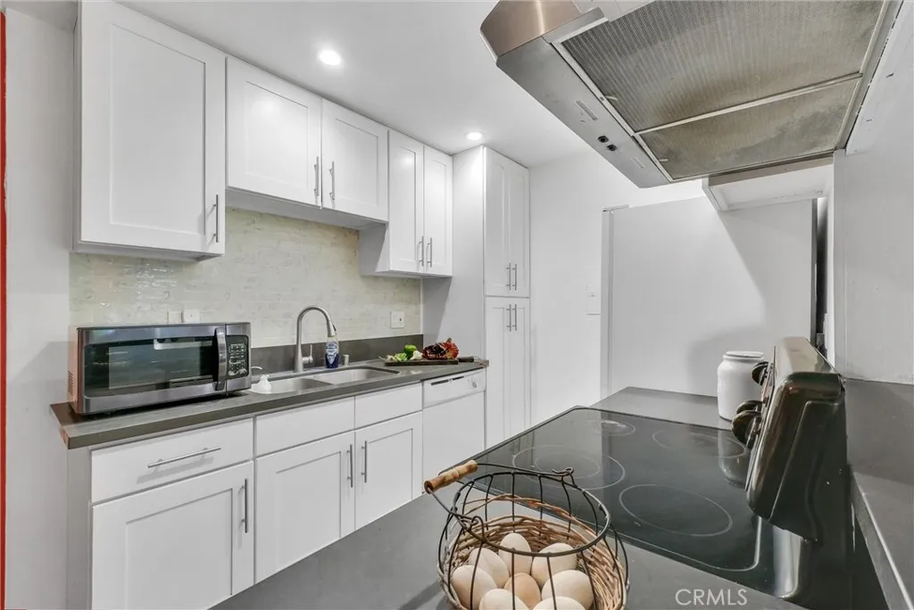 Additional image 10 of 1030 W Macarthur Boulevard Unit 5, Santa Ana, CA 92707